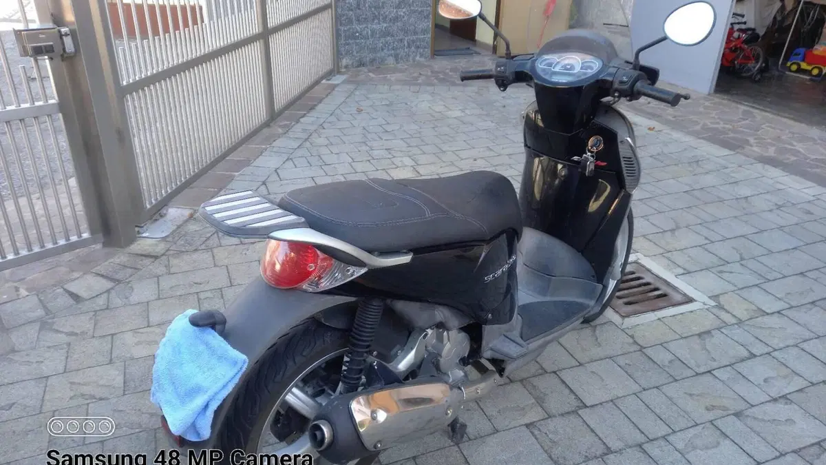 Aprilia Scarabeo 200 i.e. (2009 - 11)  (5)