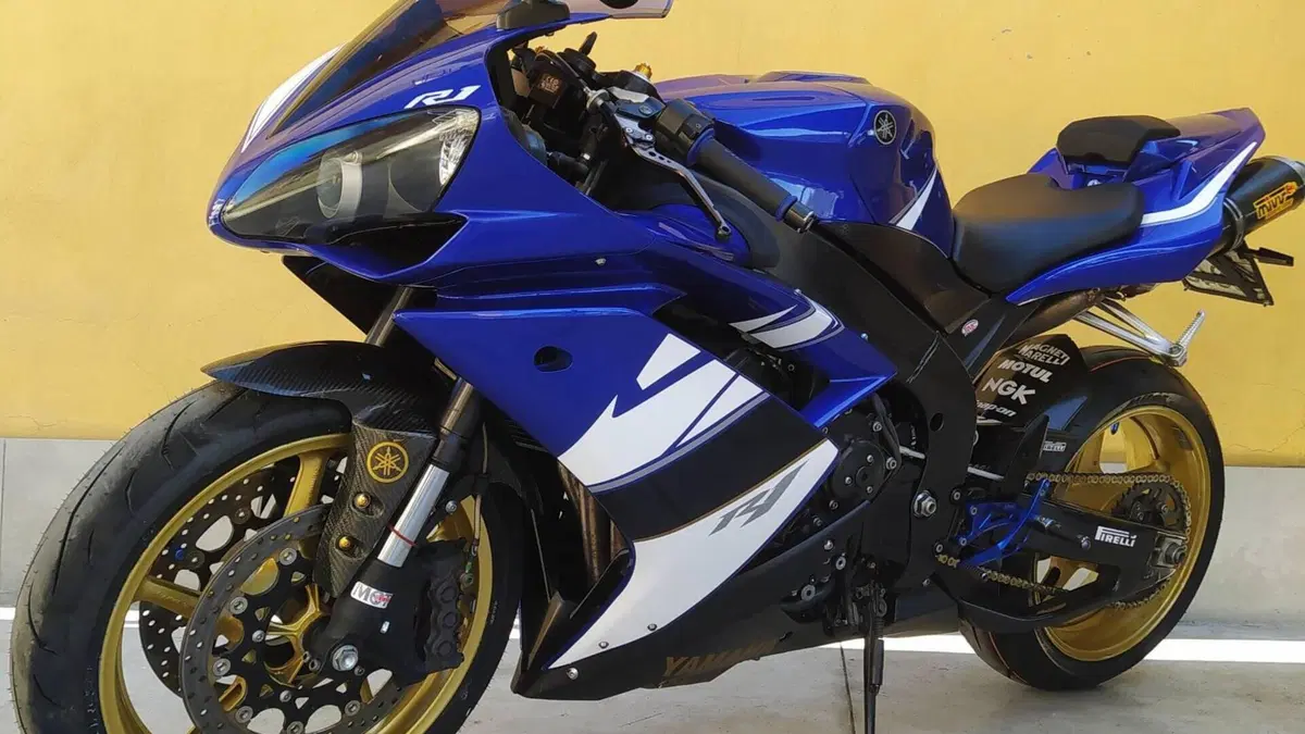 Yamaha YZF R1 (2006 - 07)  (3)