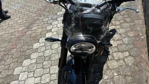 Triumph Speed Twin 900 (2025 - 26)  (8)