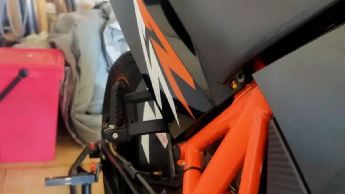 KTM 690 Duke R (2010 - 15)  (2)