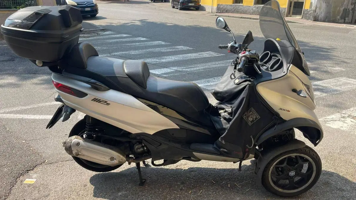 Piaggio Mp3 300 ie Sport LT ABS (2014 - 16) 