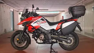 Suzuki V-Strom 1050XT Pro (2020 - 23)  (2)