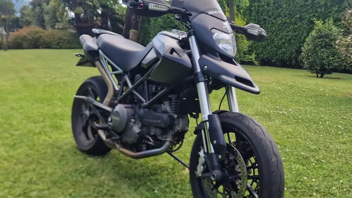 Ducati Hypermotard 796 (2012)  (2)