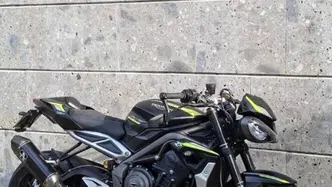 Triumph Street Triple RS (2020 - 22) usata