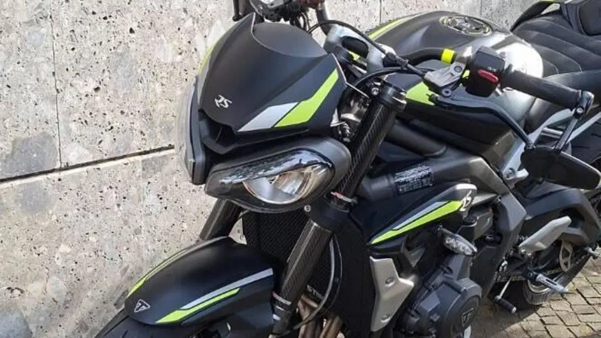 Triumph Street Triple RS (2020 - 22)  (5)