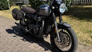 Triumph Bonneville T120 Black (2017 - 20)  (2)