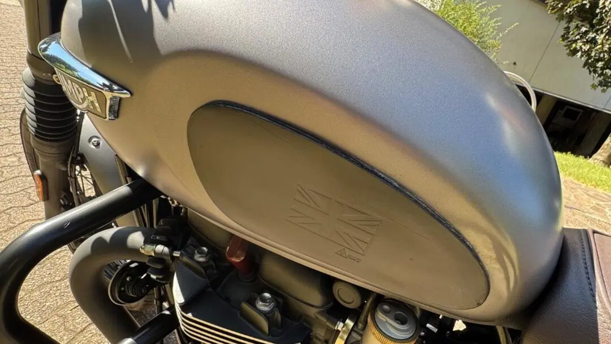 Triumph Bonneville T120 Black (2017 - 20)  (9)