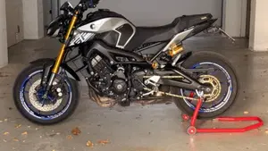 Yamaha MT-09 SP (2018 - 20)  (2)