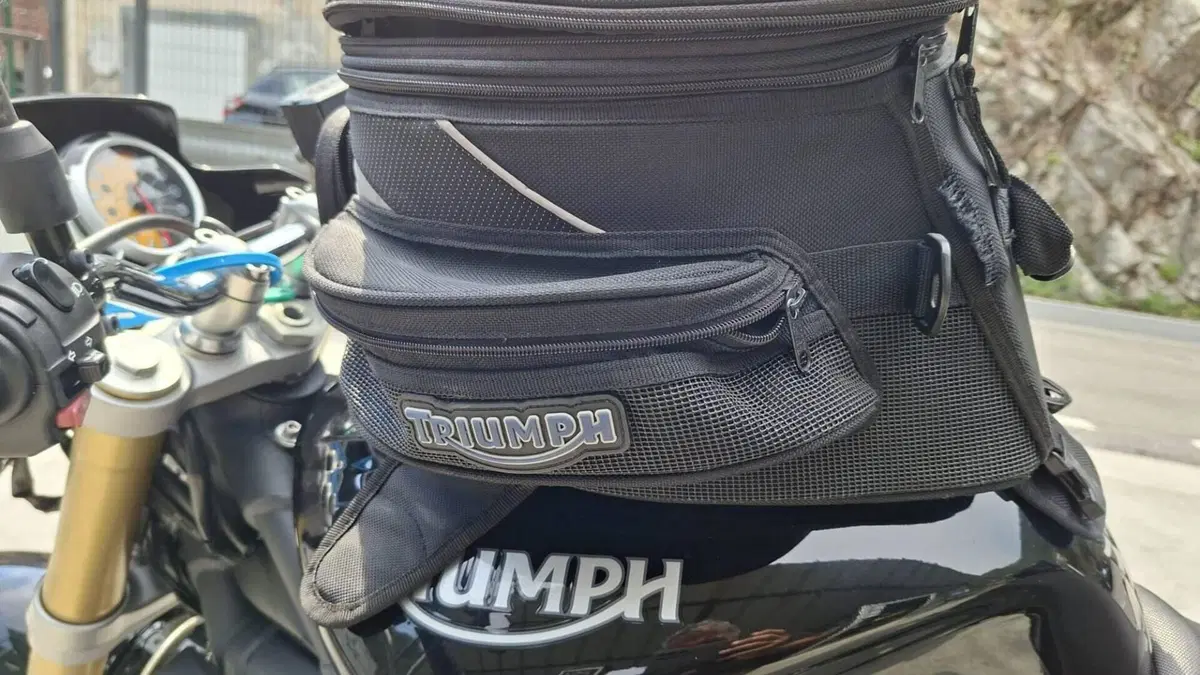 Triumph Street Triple (2007 - 12)  (10)