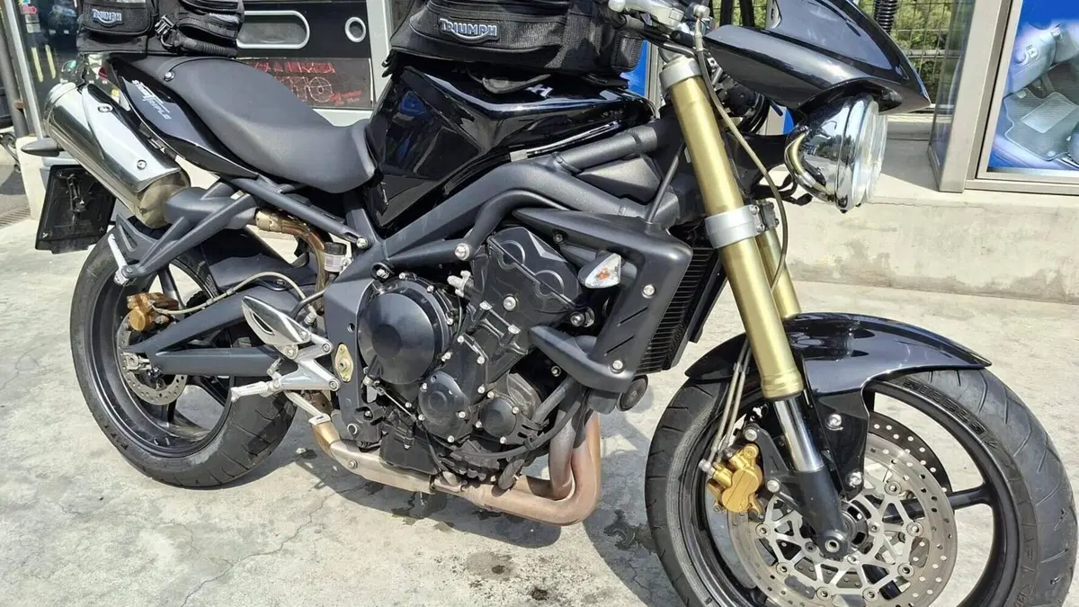 Triumph Street Triple (2007 - 12)  (3)
