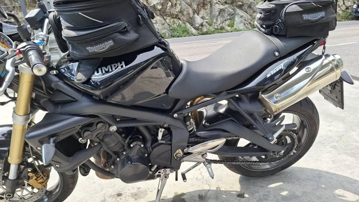 Triumph Street Triple (2007 - 12)  (9)