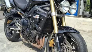 Triumph Street Triple (2007 - 12)  (2)