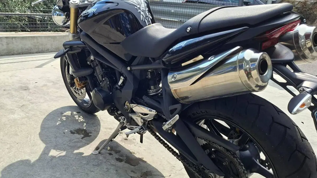 Triumph Street Triple (2007 - 12)  (6)