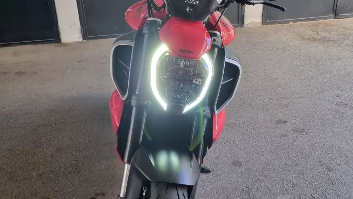 Ducati Diavel V4 (2023 - 26)  (3)