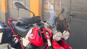 Moto Guzzi V85 TT (2021 - 23)  (2)