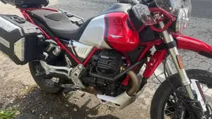 Moto Guzzi V85 TT (2021 - 23)  (8)
