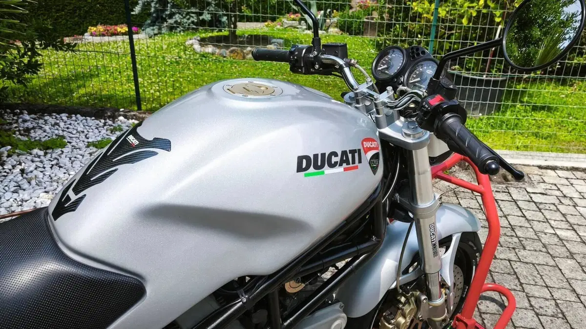 Ducati Monster 620 I.E (2002)  (2)
