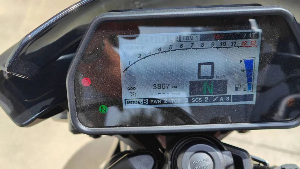 Yamaha MT-10 SP (2022 - 25)  (3)