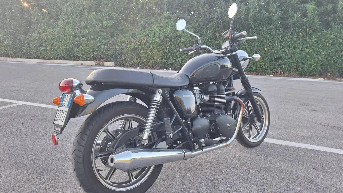 Triumph Bonneville SE (2009 - 13)  (3)