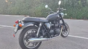 Triumph Bonneville SE (2009 - 13)  (3)