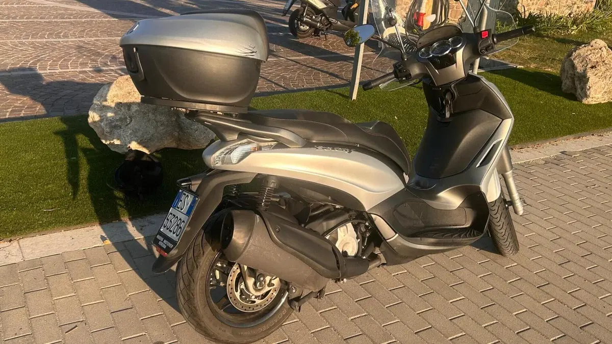 Piaggio Beverly 350 S ABS (2019 - 20)  (4)