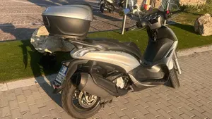 Piaggio Beverly 350 S ABS (2019 - 20)  (4)