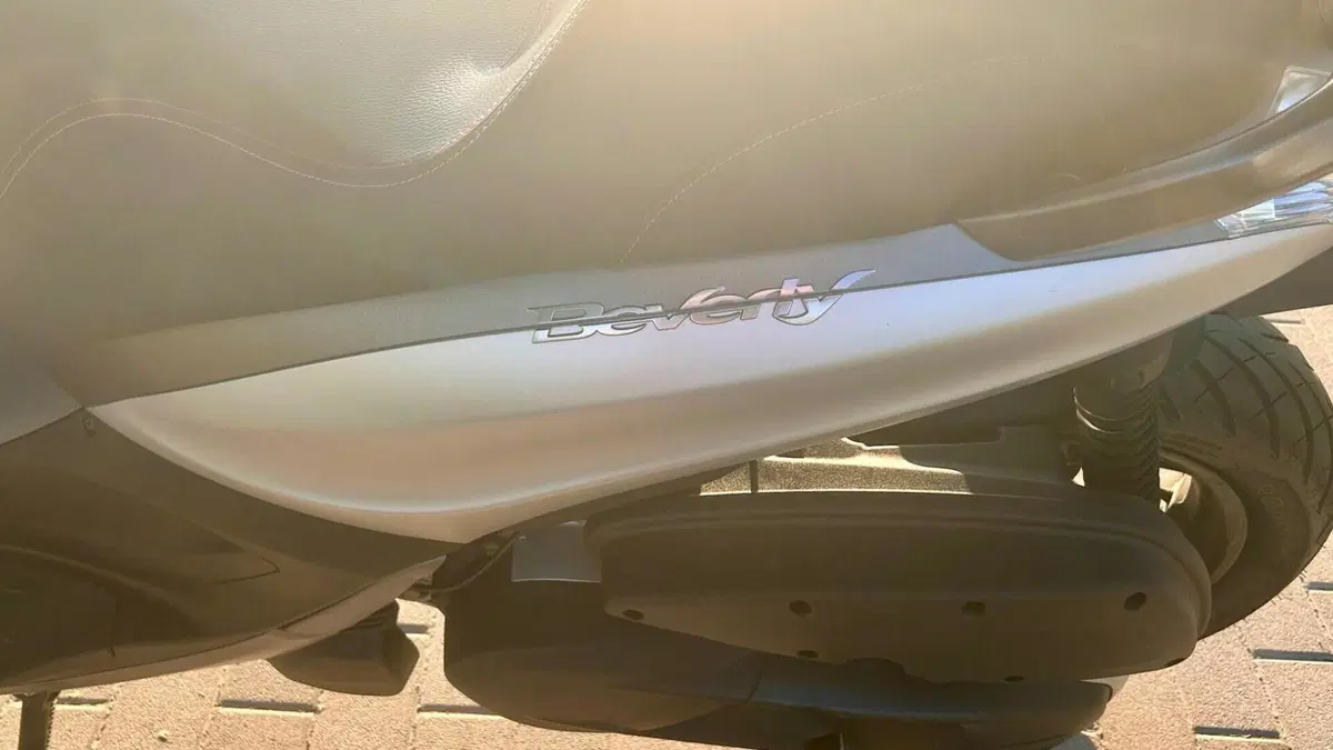 Piaggio Beverly 350 S ABS (2019 - 20)  (8)