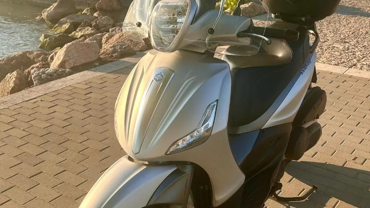 Piaggio Beverly 350 S ABS (2019 - 20)  (9)