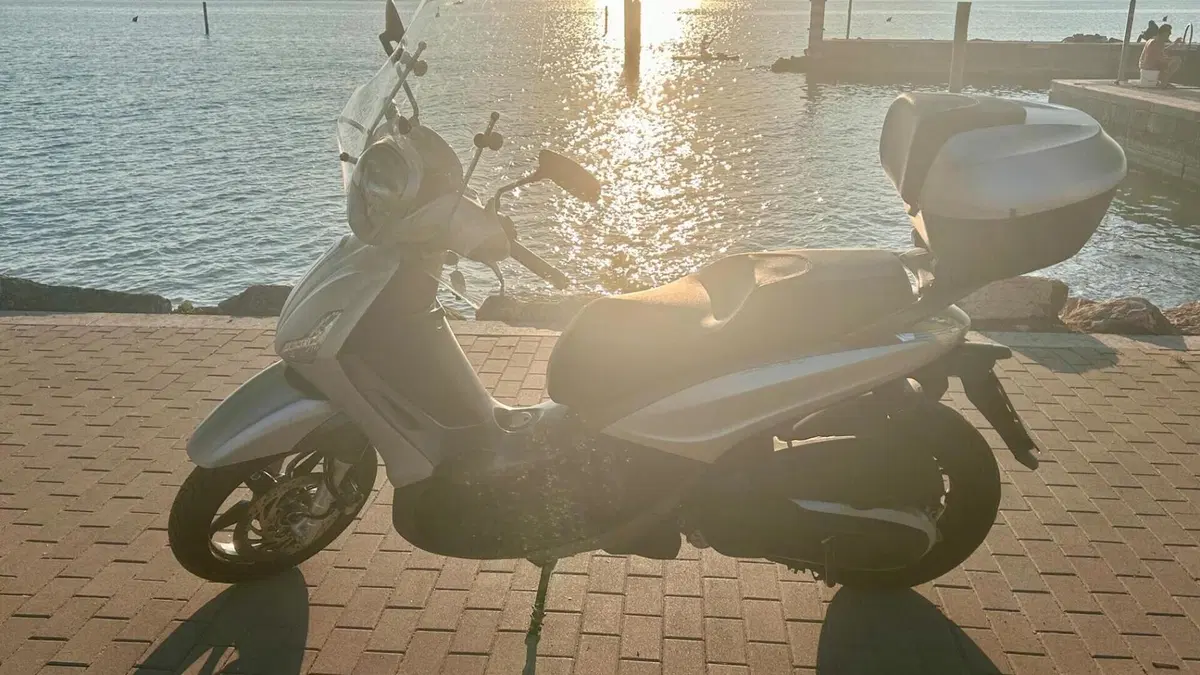 Piaggio Beverly 350 S ABS (2019 - 20)  (10)