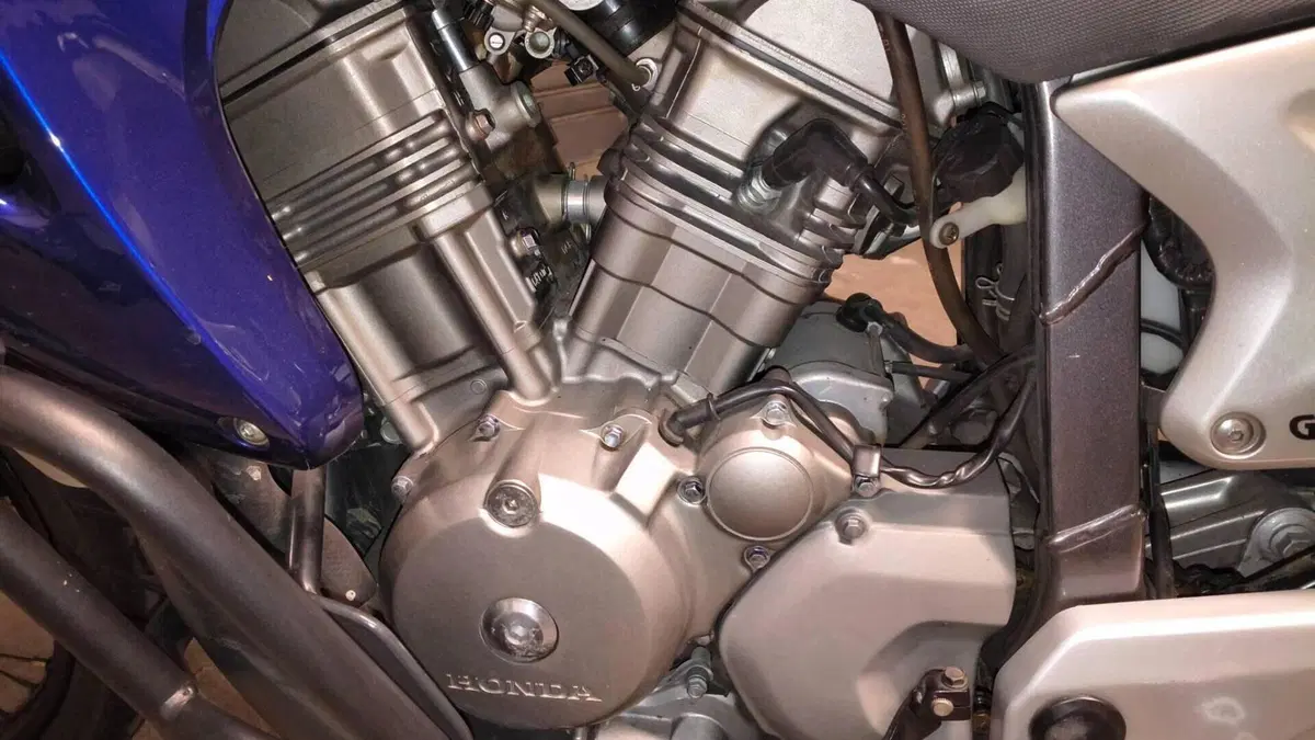 Honda Transalp XL 650V (2005 - 06)  (8)