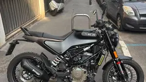 Husqvarna Svartpilen 401 (2021 - 23)  (2)