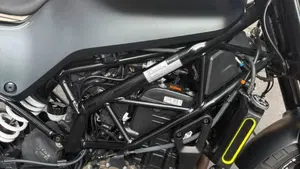 Husqvarna Svartpilen 401 (2021 - 23)  (3)