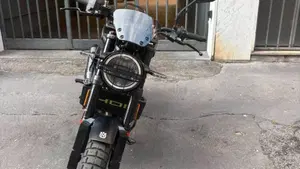 Husqvarna Svartpilen 401 (2021 - 23)  (4)