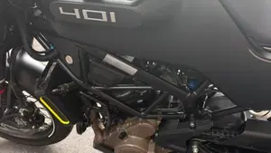 Husqvarna Svartpilen 401 (2021 - 23)  (7)