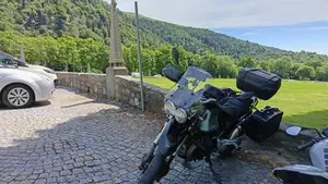 Moto Guzzi V85 TT (2021 - 23)  (3)