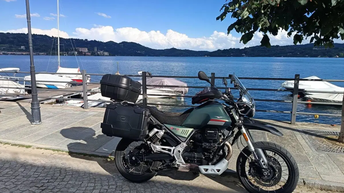 Moto Guzzi V85 TT (2021 - 23)  (5)