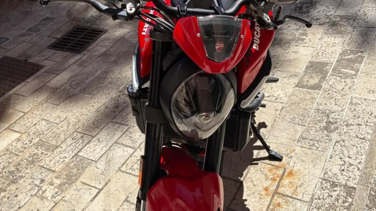 Ducati Monster 937 + (2021 - 25)  (2)