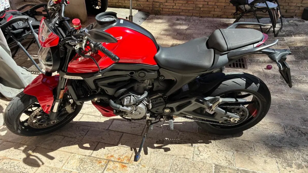 Ducati Monster 937 + (2021 - 25)  (3)