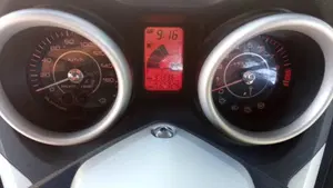 Yamaha X-Max 250 ABS (2011 - 13)  (4)