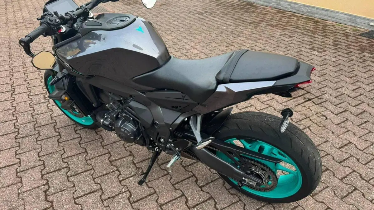 Yamaha MT-09 Y-AMT (2024 - 26)  (6)
