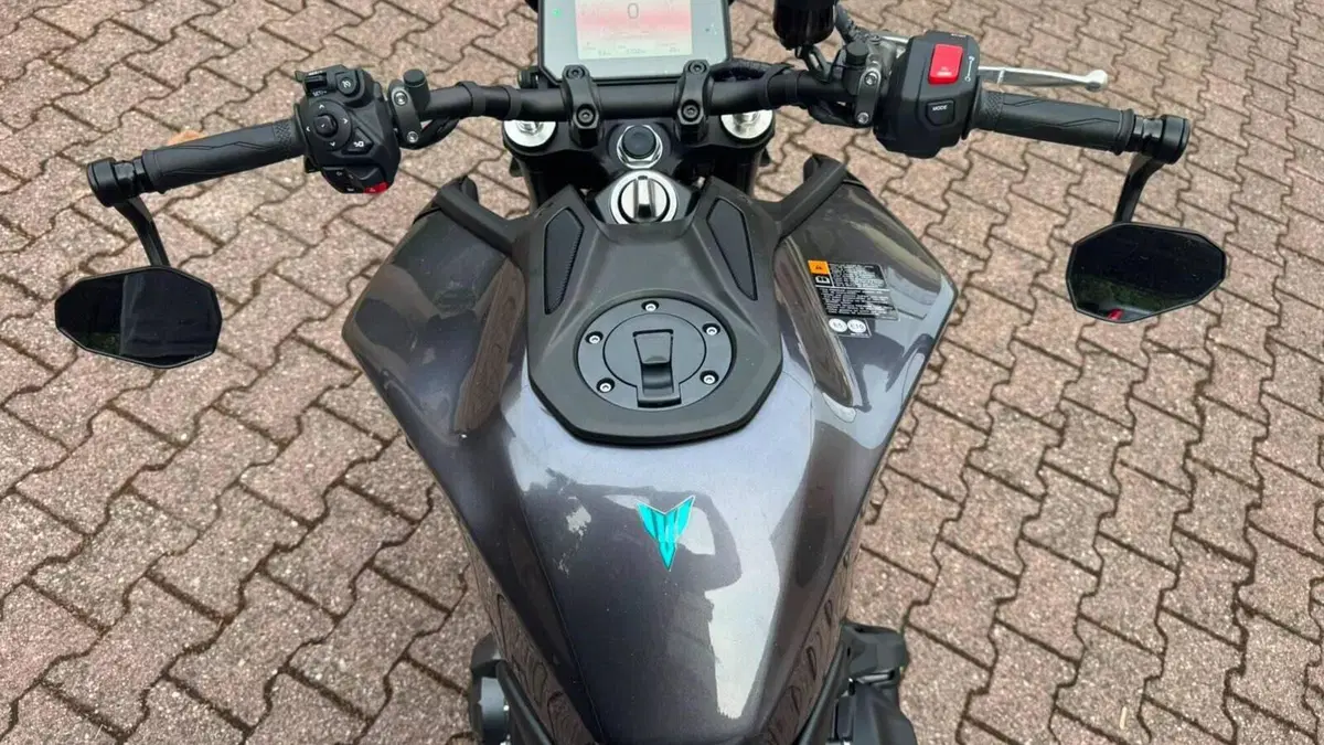 Yamaha MT-09 Y-AMT (2024 - 26)  (8)