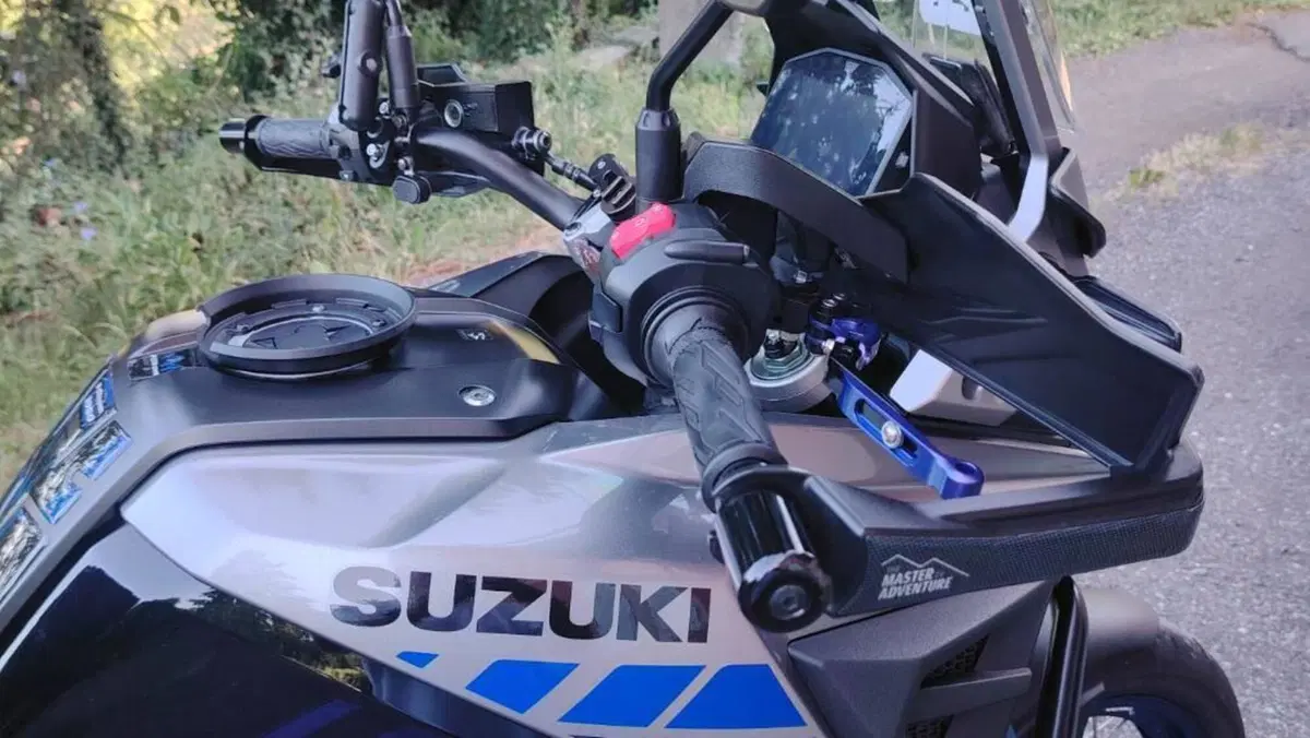 Suzuki V-Strom 1050XT Pro (2020 - 23)  (9)