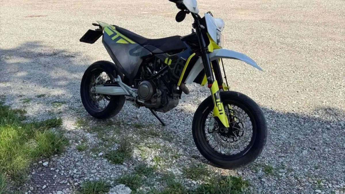 Husqvarna 701 Supermoto (2023 - 25)  (3)
