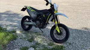 Husqvarna 701 Supermoto (2023 - 25)  (3)