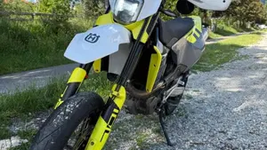Husqvarna 701 Supermoto (2023 - 25)  (2)