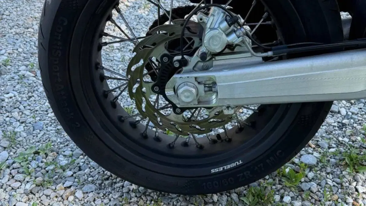 Husqvarna 701 Supermoto (2023 - 25)  (12)