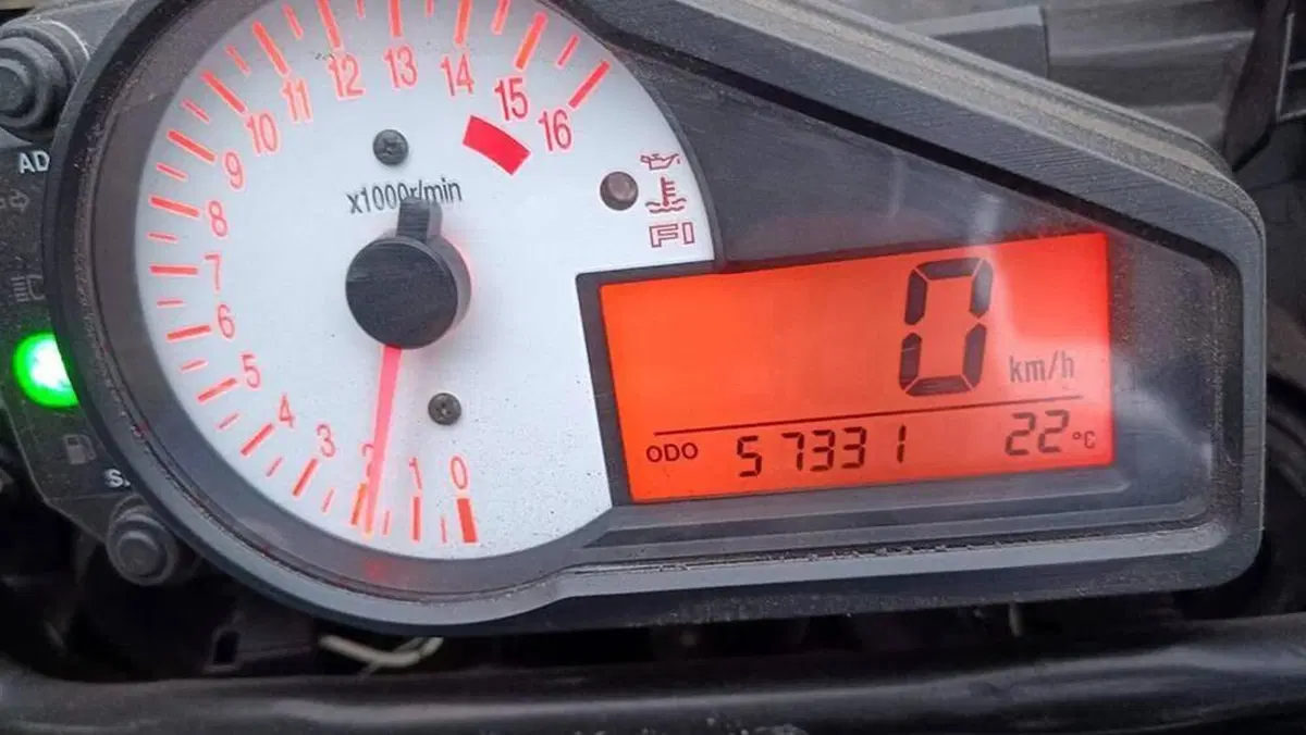 Suzuki GSX R 600 (2001 - 03)  (3)
