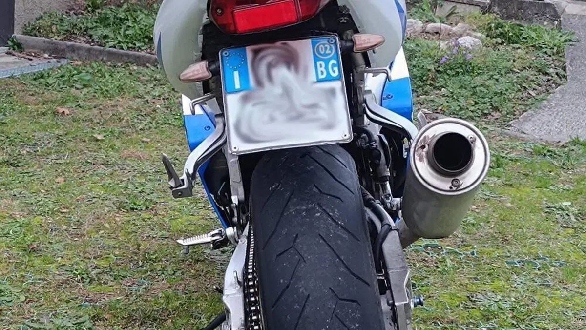 Suzuki GSX R 600 (2001 - 03)  (8)