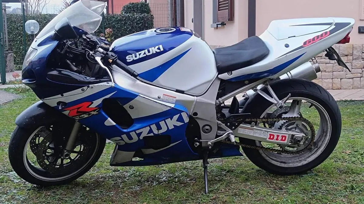 Suzuki GSX R 600 (2001 - 03)  (2)