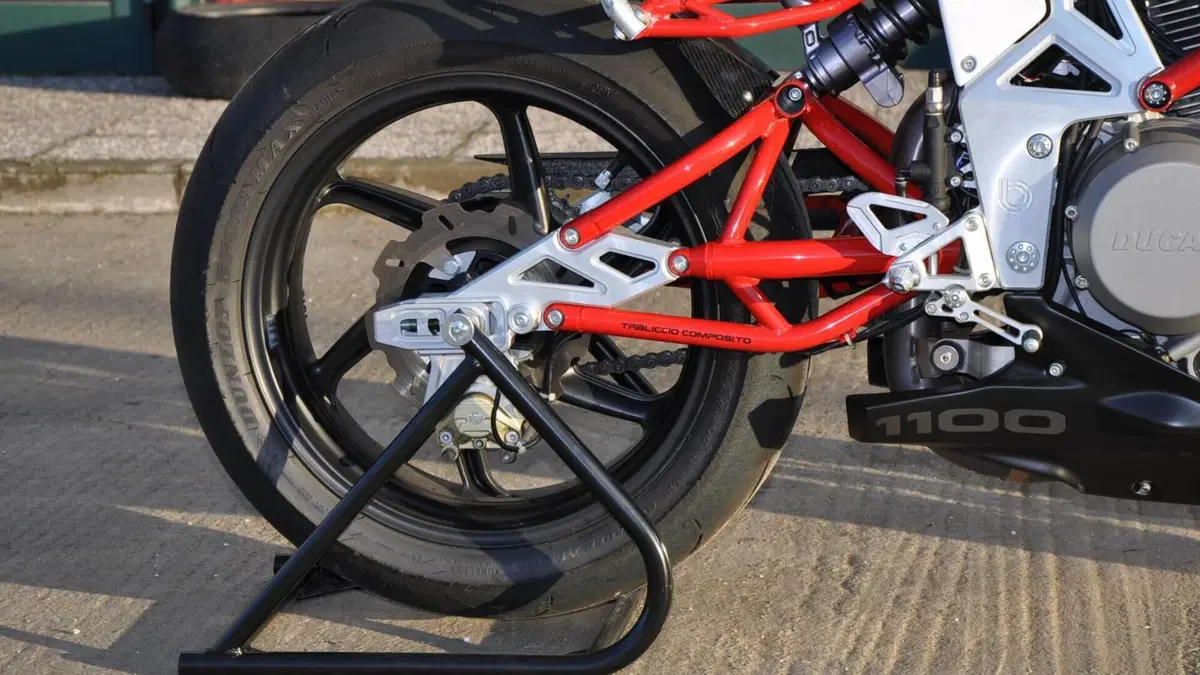 Bimota DB6 Delirio E (2006 - 15)  (2)